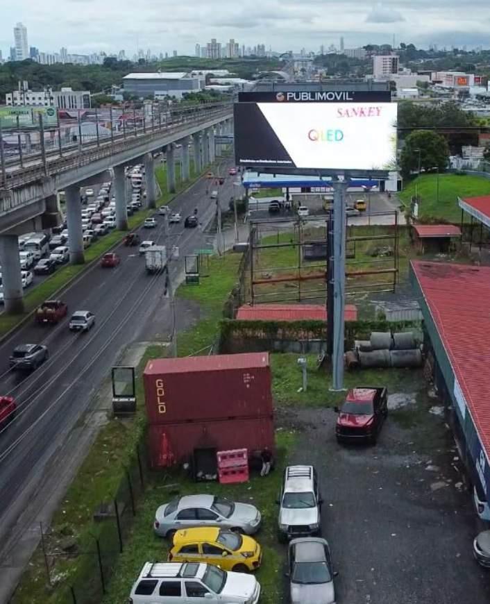 Gran Pantalla digital disponible para pauta publicitaria en Crisol, Panamá.